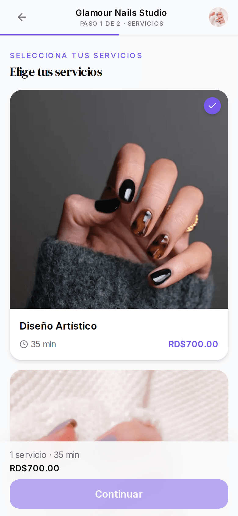 Pantalla de reserva con servicios, fotos, duración y precios en RD$